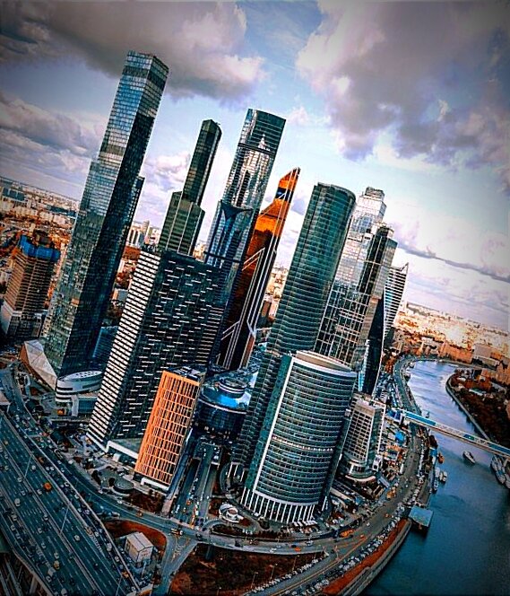 - Валим отсюда!!! Подальше!!!