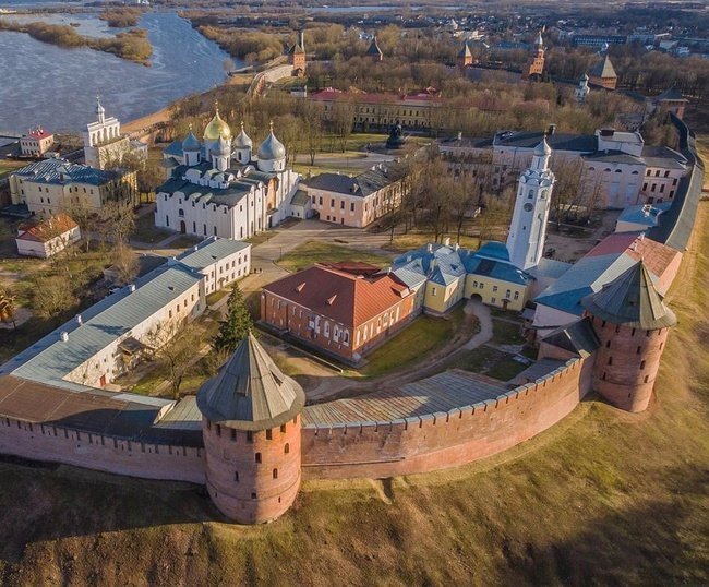      Новгородский Кремль