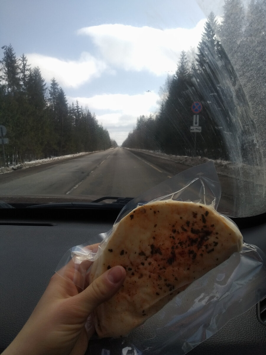 Халуми едет в ТЦ Бенуа