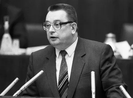 Валентин Павлов