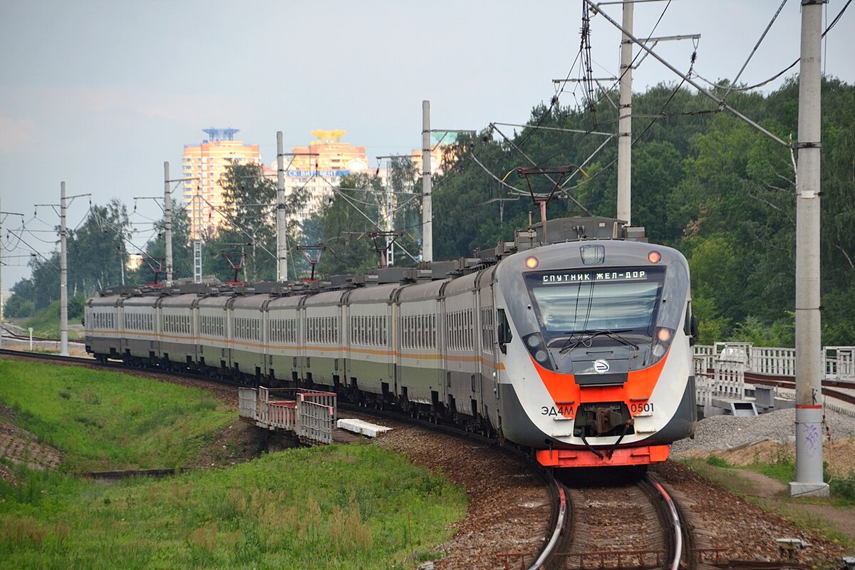 Поезд мо. Эд4м 0500. Электропоезд эд4м 500. Эд4м 0500 рекс. Эд4 005.