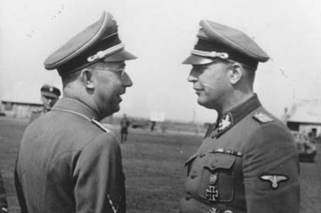 Генрих Гиммлер с Гансом-Адольфом Прютцманом, который в сентябре 1944 года получил задание организовать Вервольф.