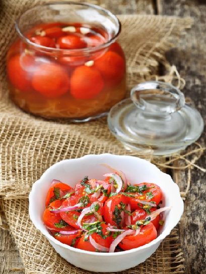 Маринованные помидорки черри и вкусный салат из них