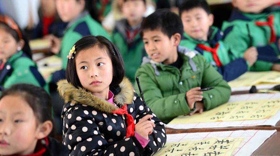 китайские школьники. средняя школа в китае. средняя школа в китае. начальная школа в китае. китайские дети в школе.