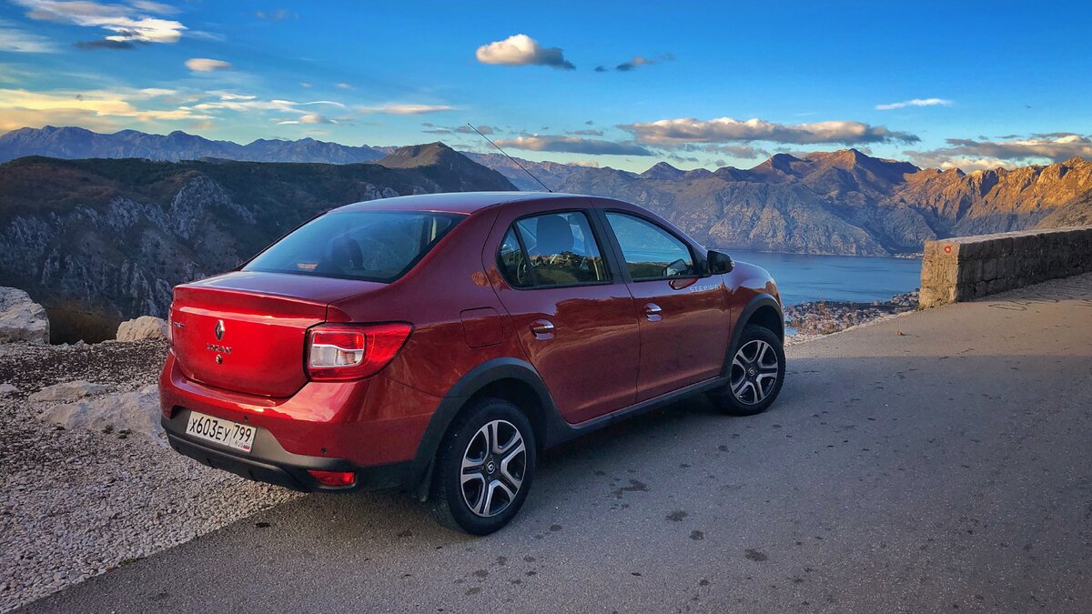 В версии City - особые штампованные диски с колпаками, которые от "литья" не отличить