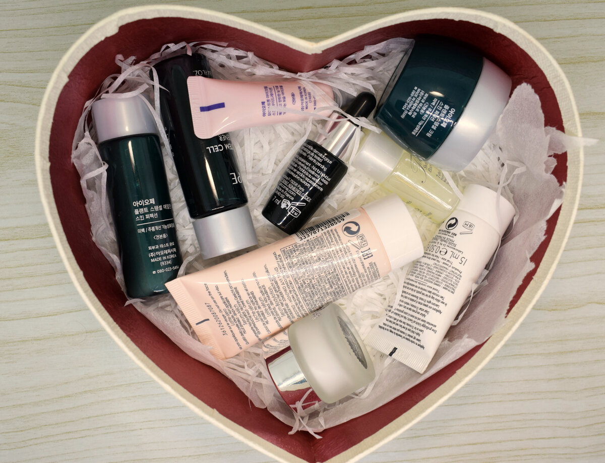 Что подарить женщине