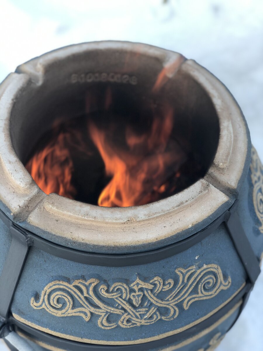 Тандыр амфора зима. Тандыр зима люди. Тандыр коловрат на улице. Можно ли использовать тандыр зимой. Тандыр зимой.