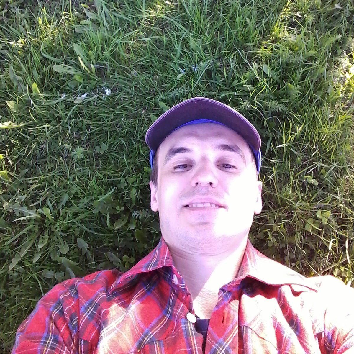 Иногда я устаю настолько сильно, что готов упасть и уснуть в любом удобном месте. Санкт-Петербург. Россия.