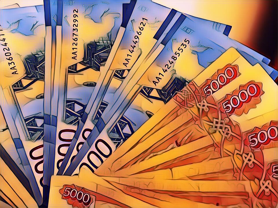 Как банк начислил на дебетовую карту неразрешенный кредит и сделал человека должником