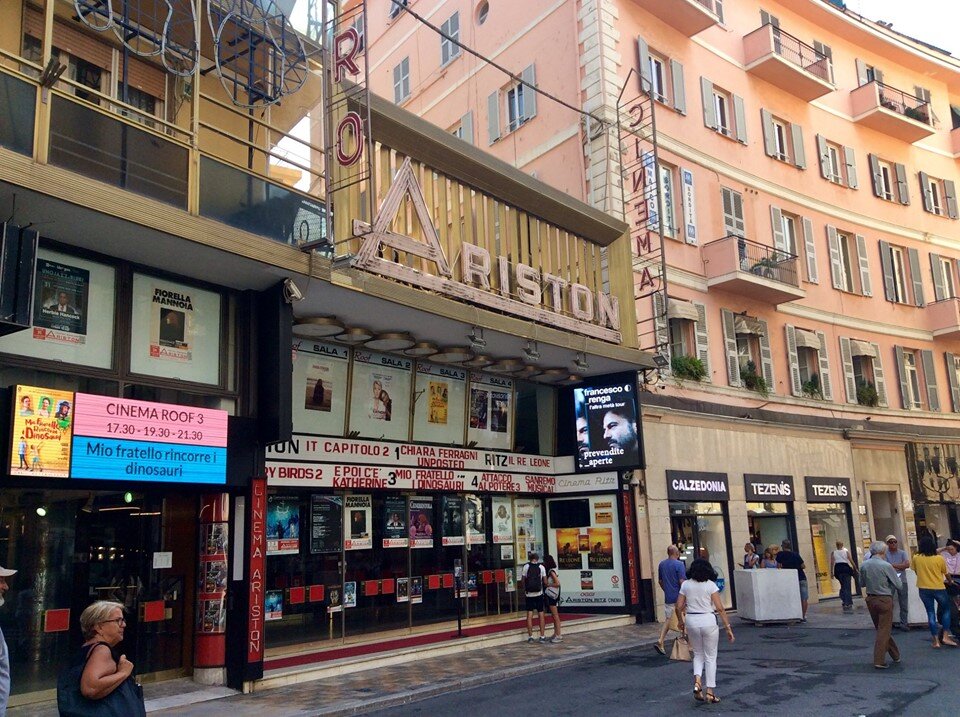 Здание того самого театра Аристон, где проходит знаменитый фестиваль итальянской песни в Сан Ремо.