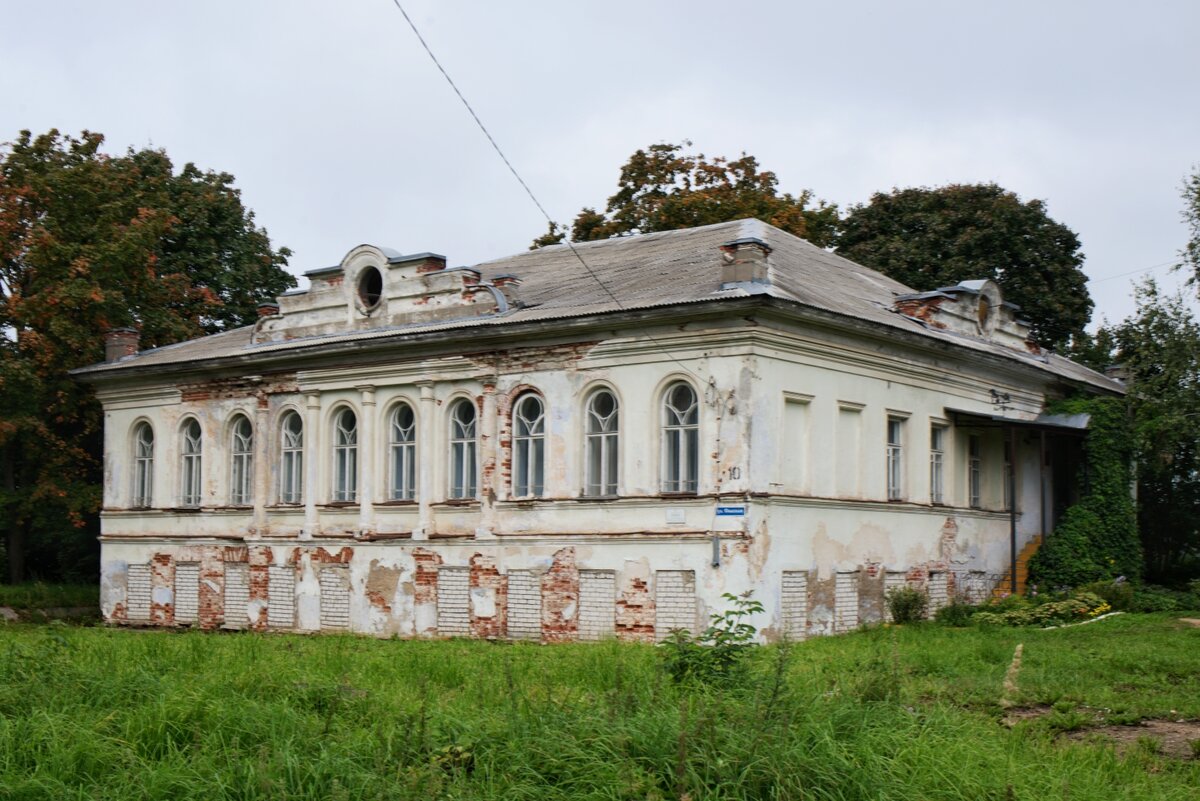 Как будто это не наше прошлое: побывали на самой старой улице в Угличе с  домами в несколько сотен лет | Тимур Угулава | Путешествия с душой | Дзен