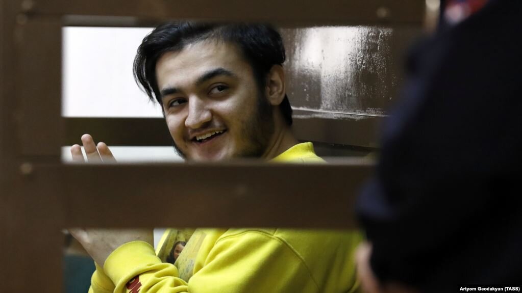 Активист Самариддин Раджабов на заседании суда в Москве в начале этого года. 