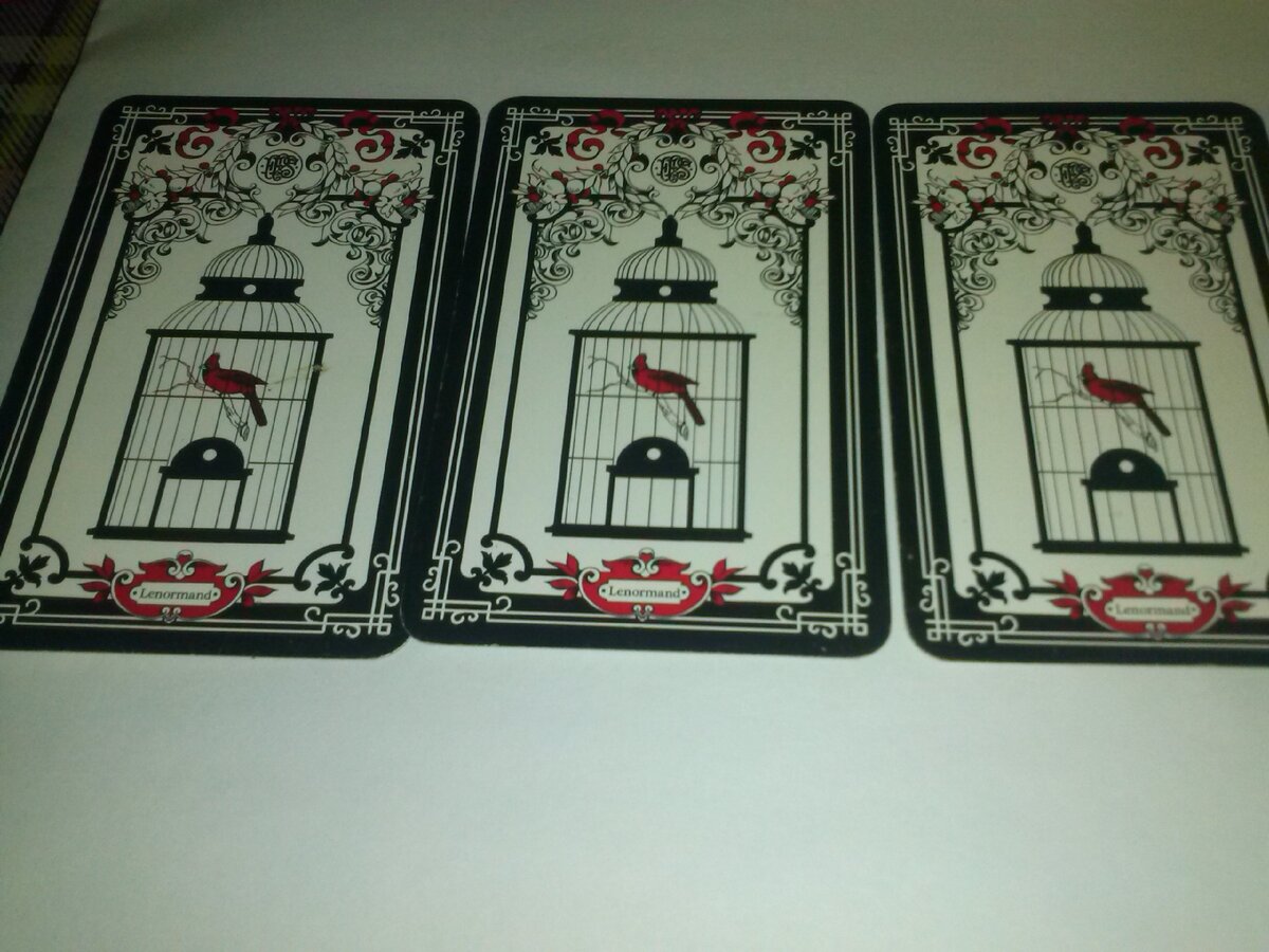 расклад на трех картах