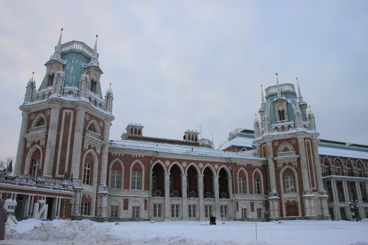 Такая красивая и такая недоступная новогодняя Москва