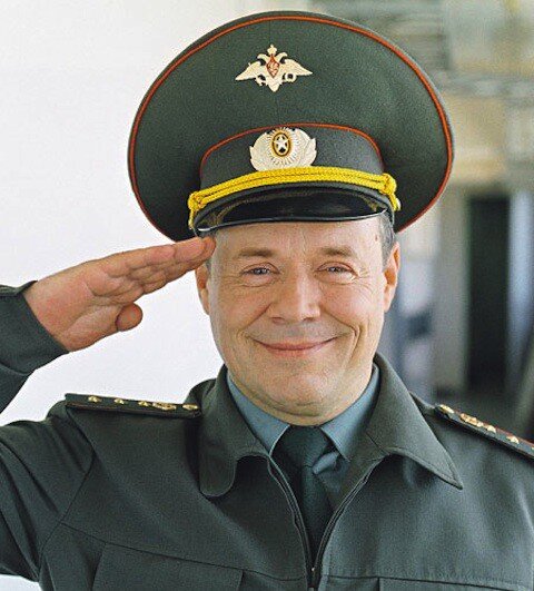 в классическом уставном стиле "вы-пол-нять!"