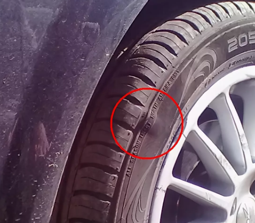 Грыжа на колесе иногда бывает не совсем заметна