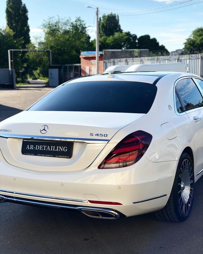 Mercedes-Maybach оклеен полностью.