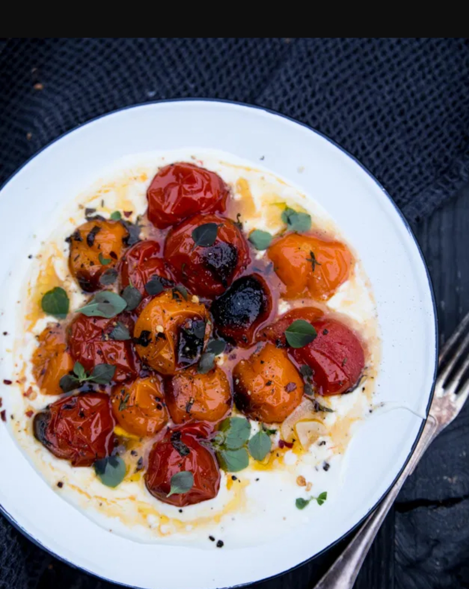 Жаренные помидоры в йогуртовом соке