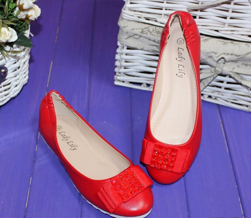 Фото Яндекс картинки.Листайте вправо, чтоб увидеть какие балетки не стоит покупать. Вот это и вправду ужас, который нужно выкинуть