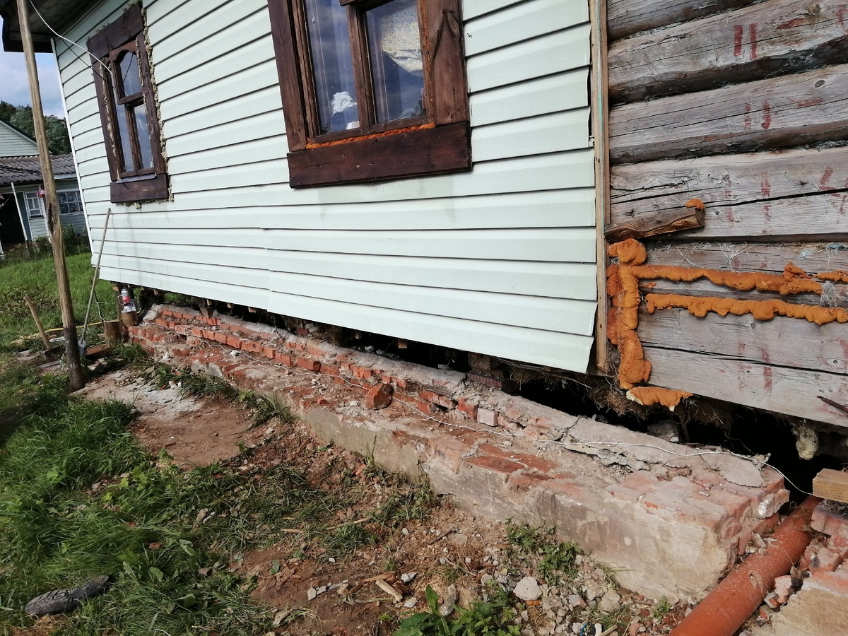 Были проведены работы по удалению гнилого бревна