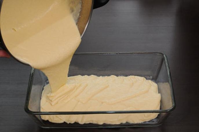 Сливочного масла запекайте духовке. Форма для сливочного масла. Форма для выпечки бисквита. Вылить тесто в форму. Форма для приготовления сливочного масла.