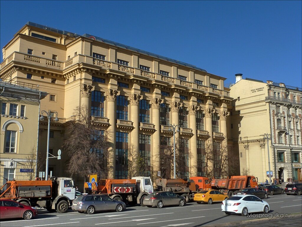 Вид с Моховой улицы