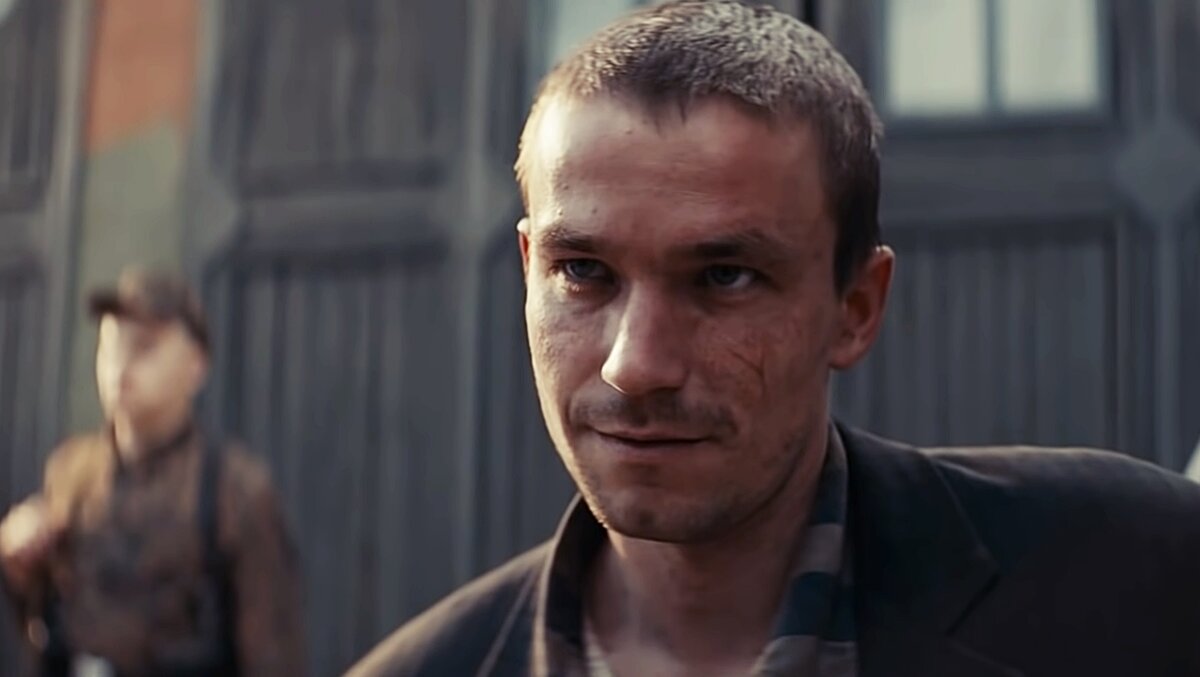 Александр Петров в фильме "Т-34". Кадр из фильма.