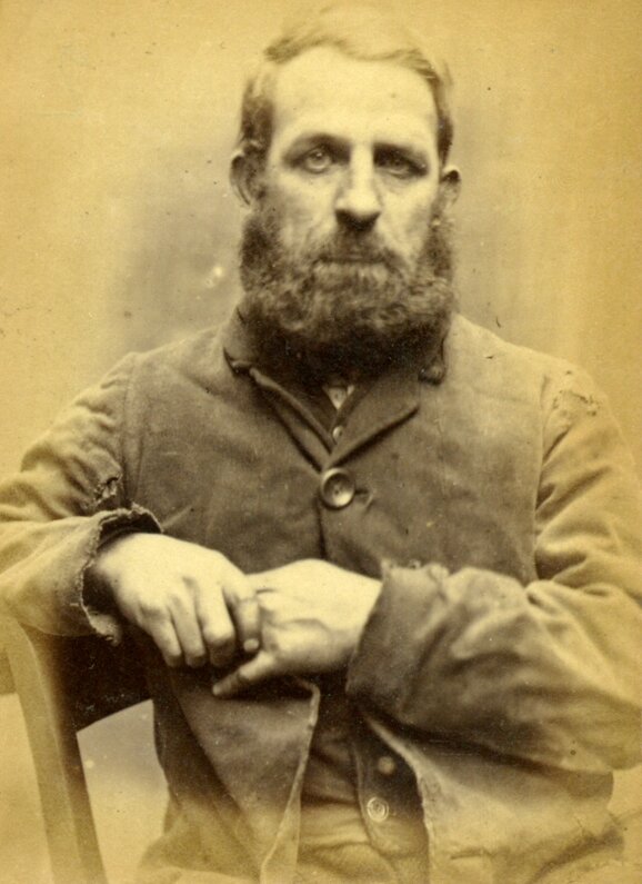 Джон Скотт был приговорен к проведению 6 месяцам тюрьмы за воровство свинца в 1872 году.