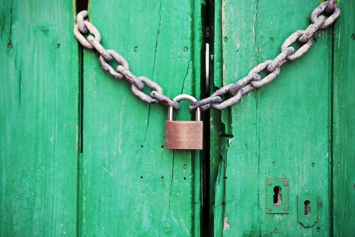  pixabay.com Сторож закрыл травмпункт и отправил пациентов в другой город 