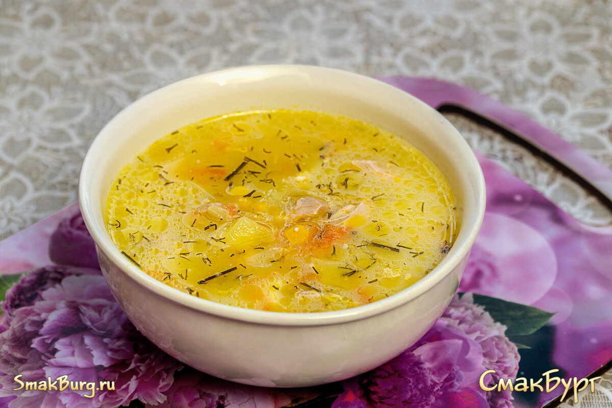 Яркий, солнечный и насыщенный сырный суп с курицей и консервированной кукурузой - отличный обед для всей семьи!