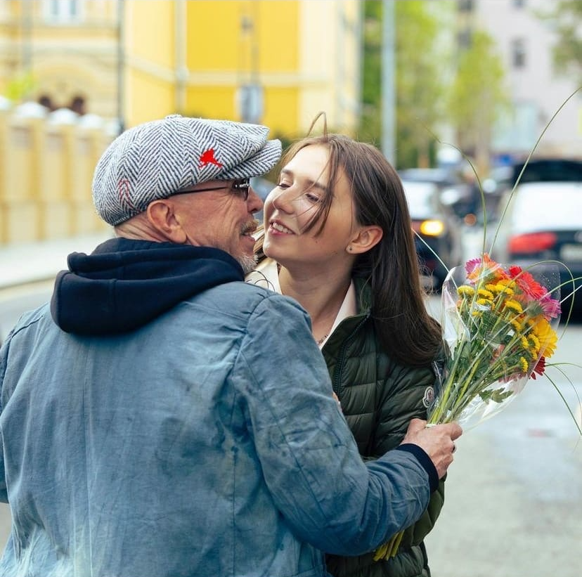Гарик Сукачев с 18-летней дочерью 