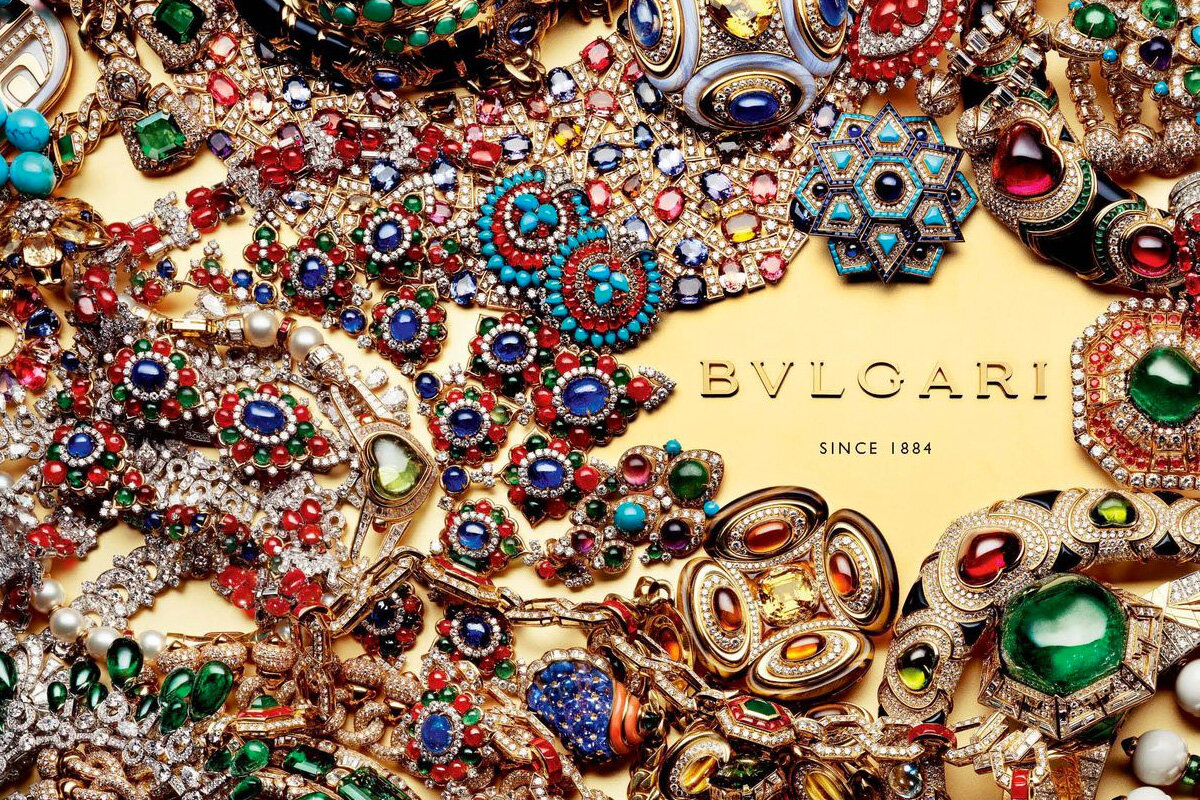 Bvlgari italy. Ювелирный бренд булгари. Драгоценности булгари. Булгари история бренда ювелирные украшения. Bvlgari бренд украшения.