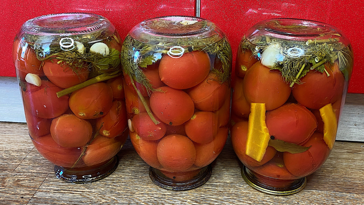 7 потрясающих рецептов маринованных помидоров на любой вкус (с фото) | Дачная кухня (kormstroytorg.ru)