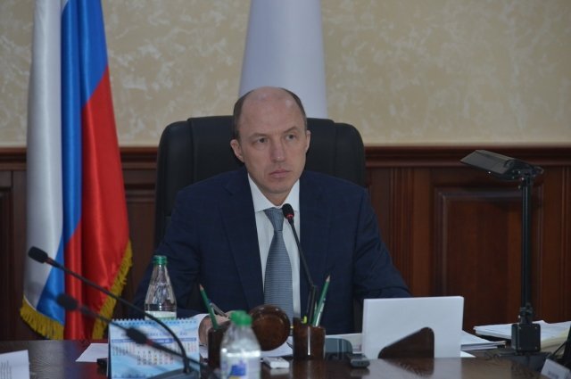    Олег Хорохордин провел прямую линию с жителями региона