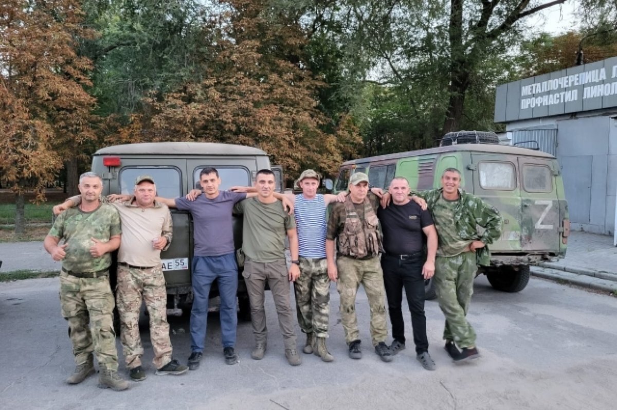    С начала военной спецоперации эти парни доставили на передовую 23 автомобиля.