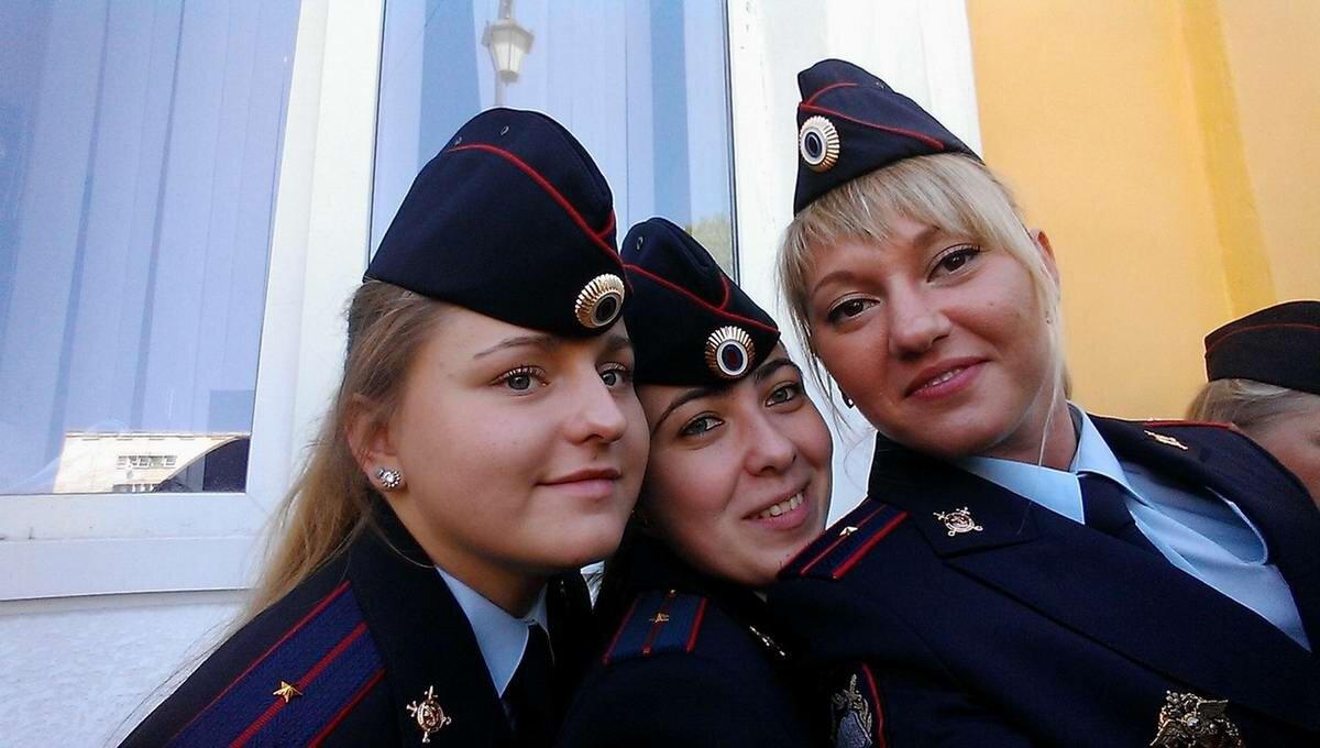 Russian police. Сотрудница полиции. Девушка полицейский. Женщины из полиции. Женщины полицейские на службе.