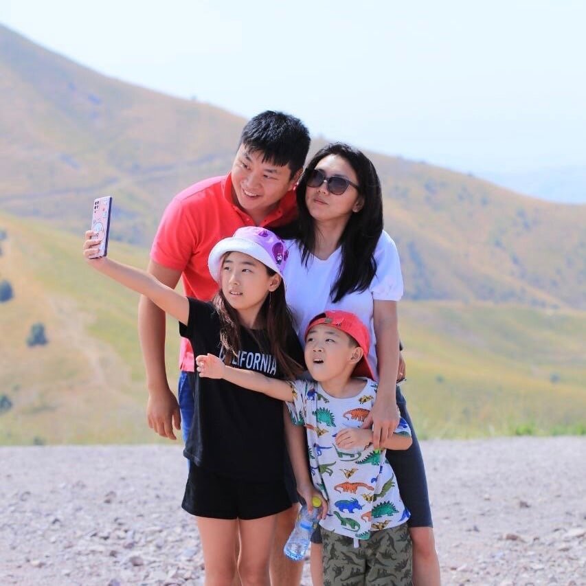 Семья Ан (Владимир, Клара, Кира, Володя)