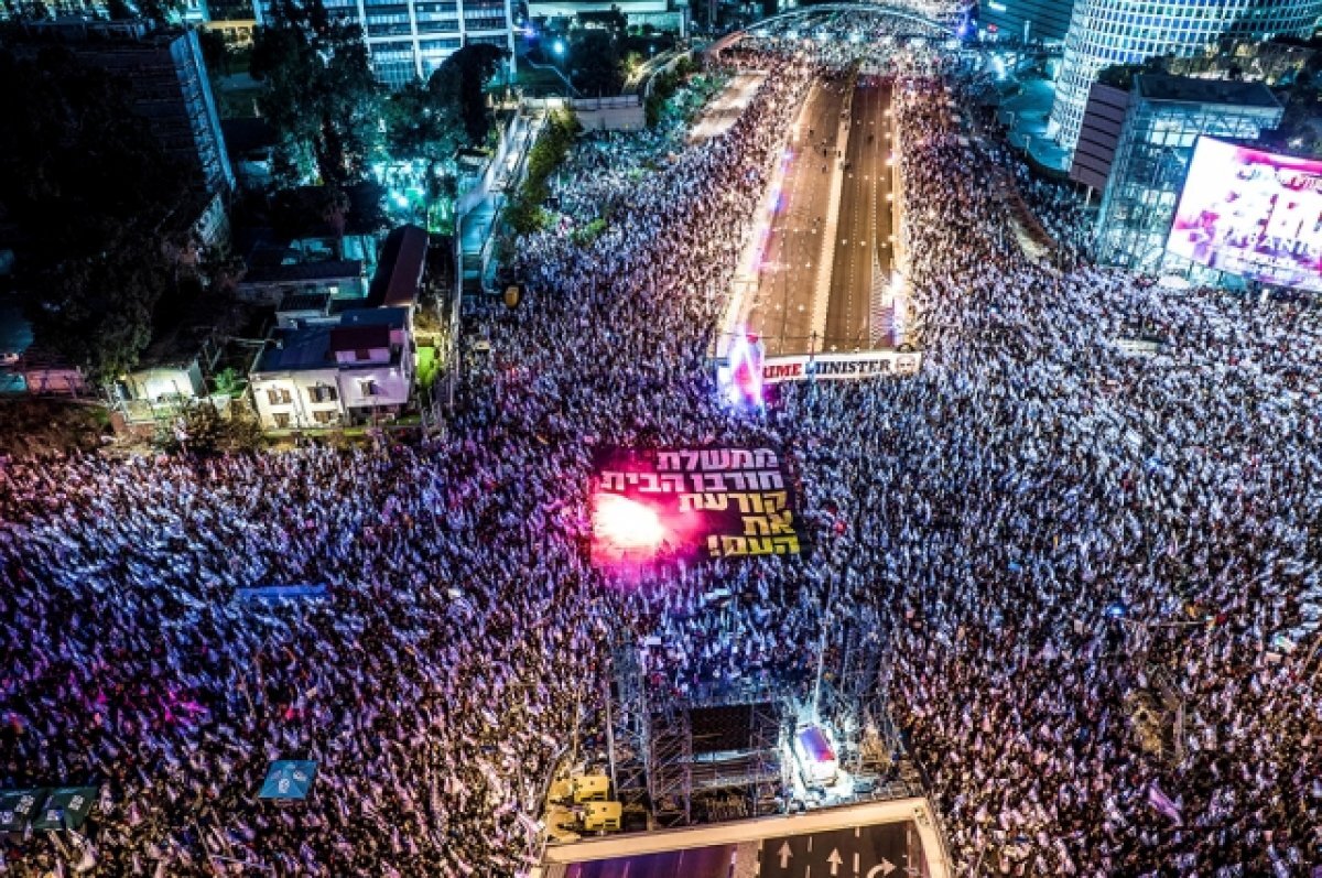    В Израиле начался очередной митинг против судебной реформы правительства