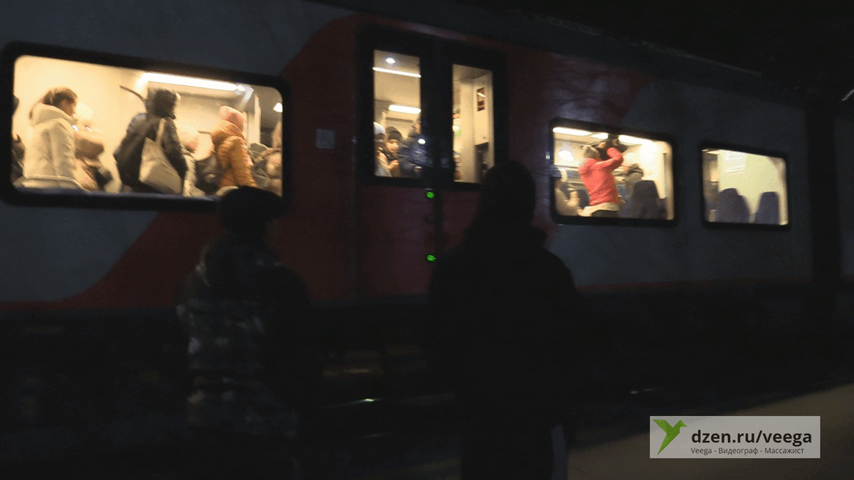 Встречаем скоростной поезд "Ласточка" - Екатеринбург - Красноуфимск.