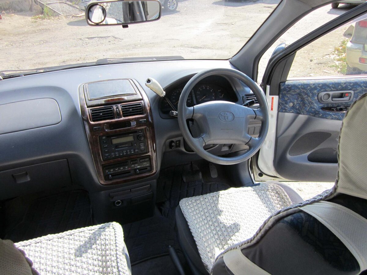 toyota ipsum салон