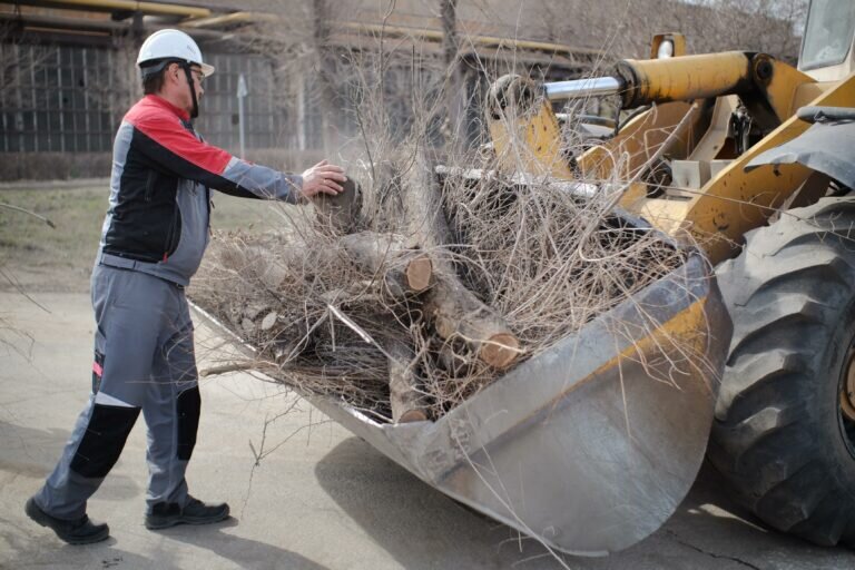    Уральская Сталь проводит традиционную акцию весенних субботников Кристина Просвиркина