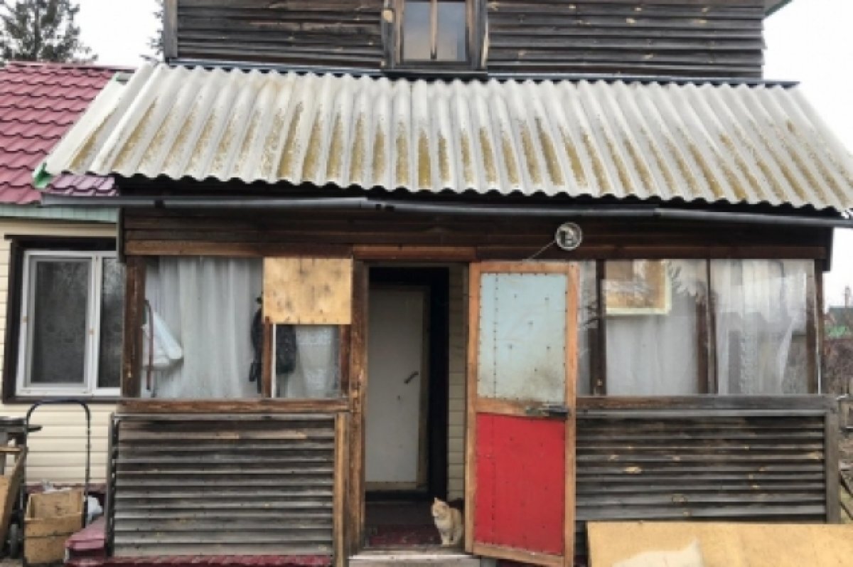    В Омске на остановке СНТ «Проектировщик» прохожие обнаружили труп мужчины