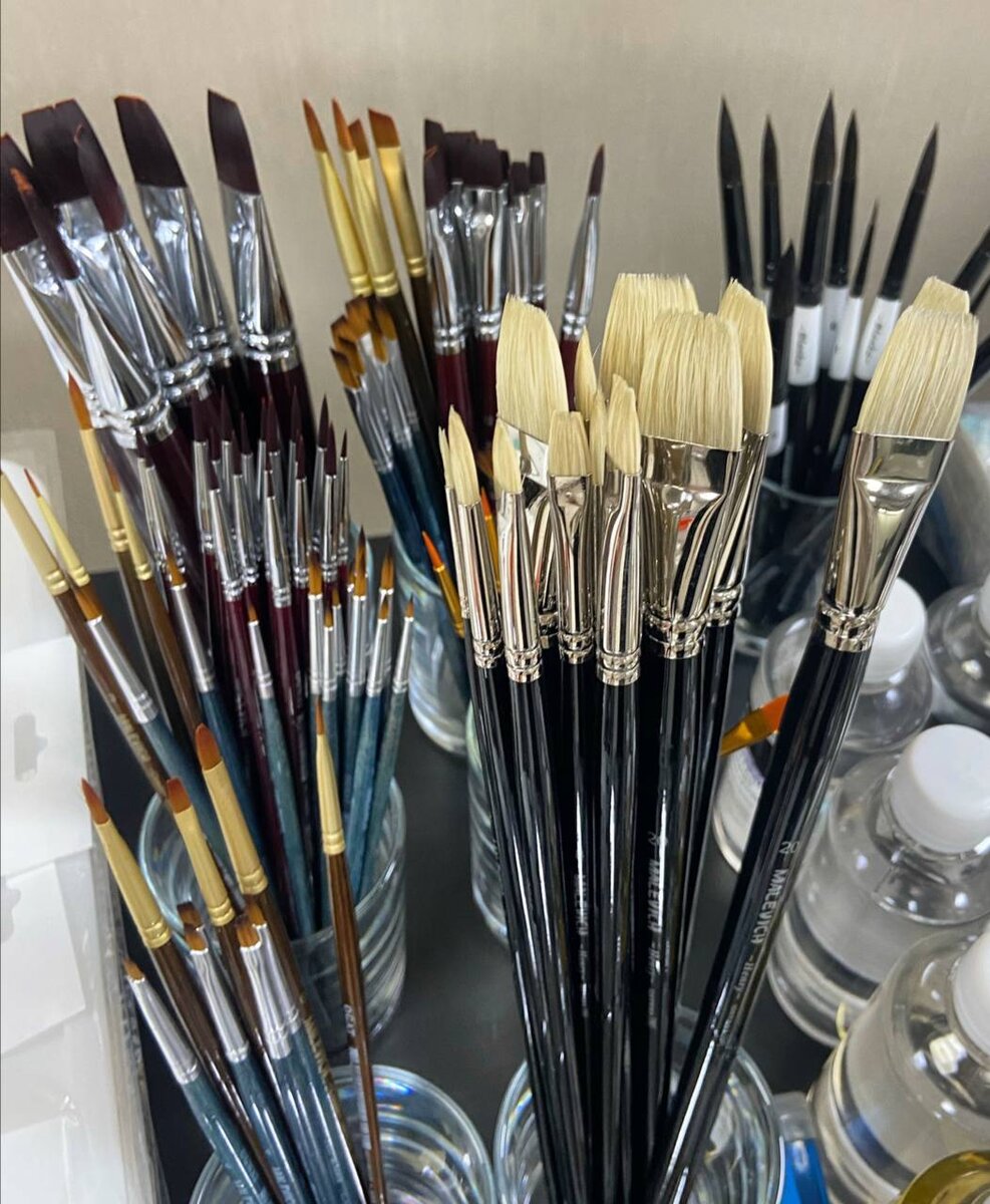 Кисти в нашей студии
