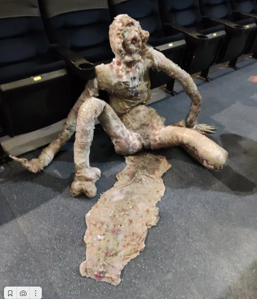 Композиция, которую в народе прозвали "«Блевочел», фото Пикабу 