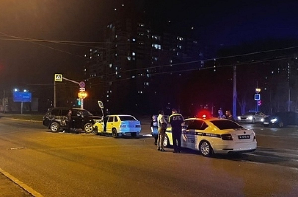    Четыре человека пострадали в массовом ДТП в Екатеринбурге