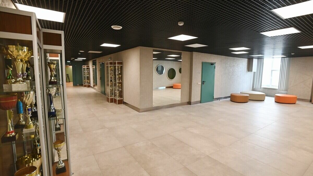     На Надеждинском заводе отремонтировали физкультурно-оздоровительный комплекс для работников предприятия и сотрудников, занятых на «Серной программе».