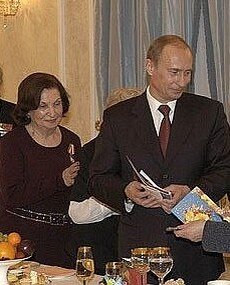 С Президентом РФ Владимиром Путиным, 8 марта 2005 года 