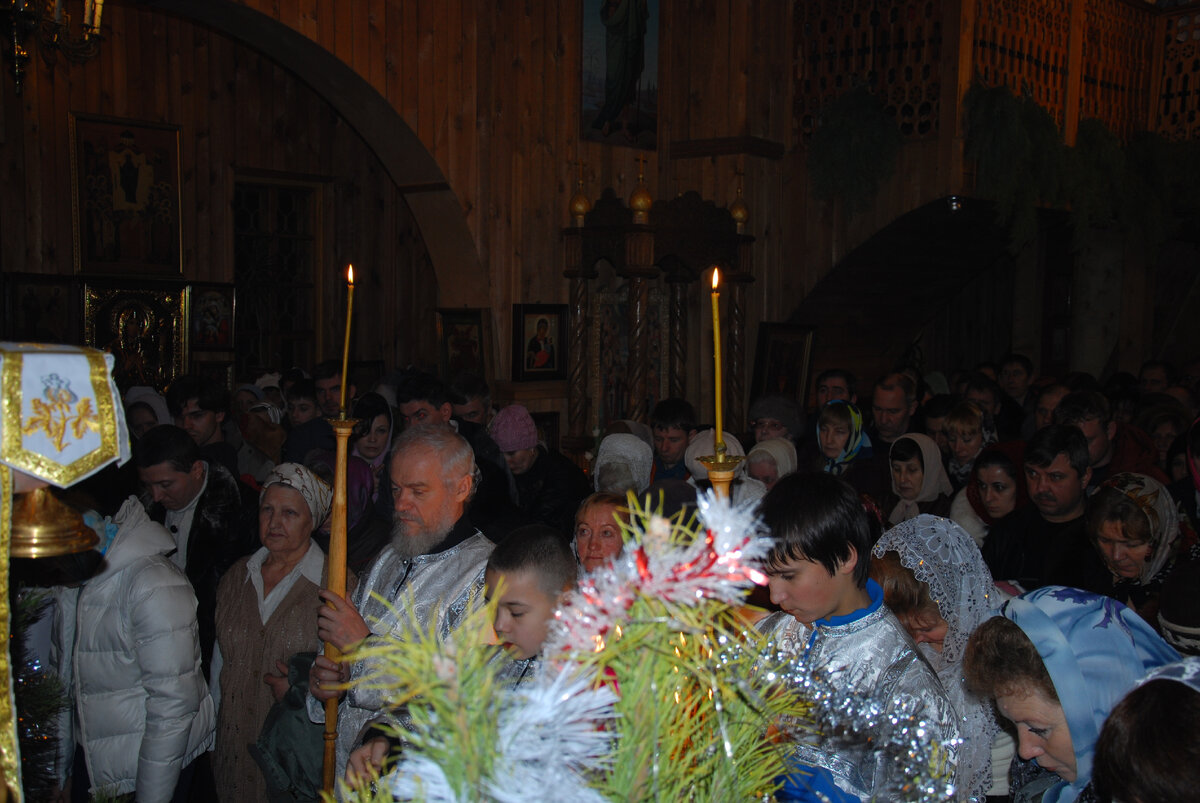Великий вход в храме св. Матроны; 9/7 января 2013 г.