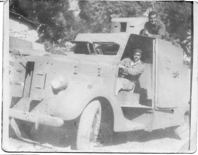 Кустарный башенный броневик, бывший на вооружении у Палестинской полиции, судя по всему после ремонта.