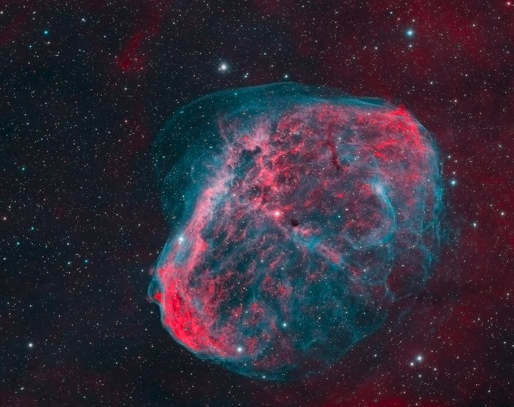 WR 136 at the centre of NGC 6888 By Chris Deaver - Own work, CC BY-SA 4.0